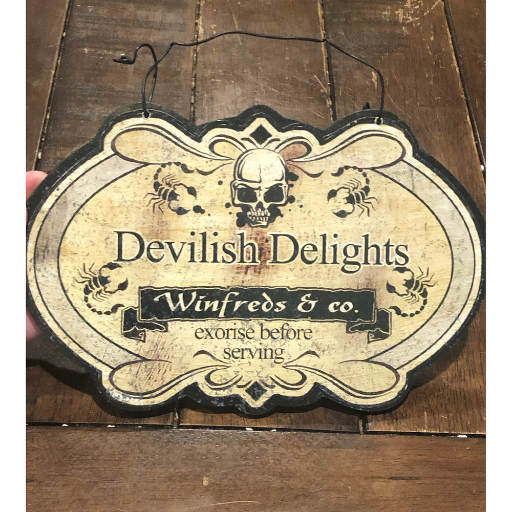 Vintage Halloween Hanging Wood‎ Sign Devilish Delights Winifred & Co Hocus Pocus - Picture 4 of 4